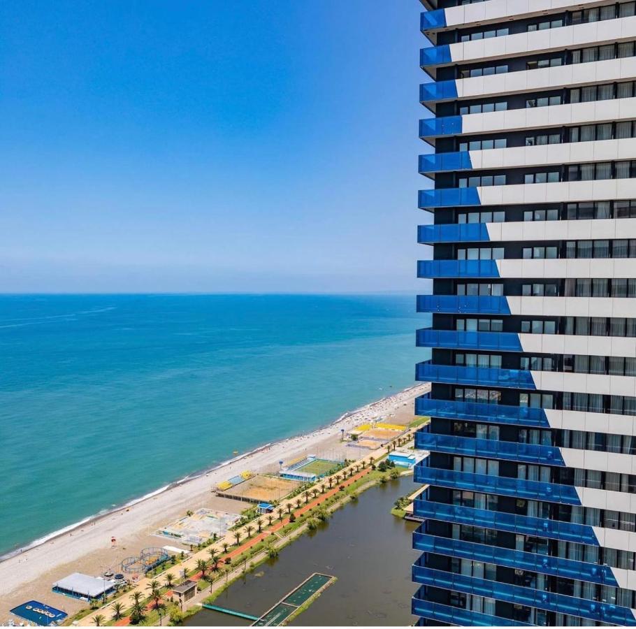 Orbi City Center Suite Batumi Bagian luar foto