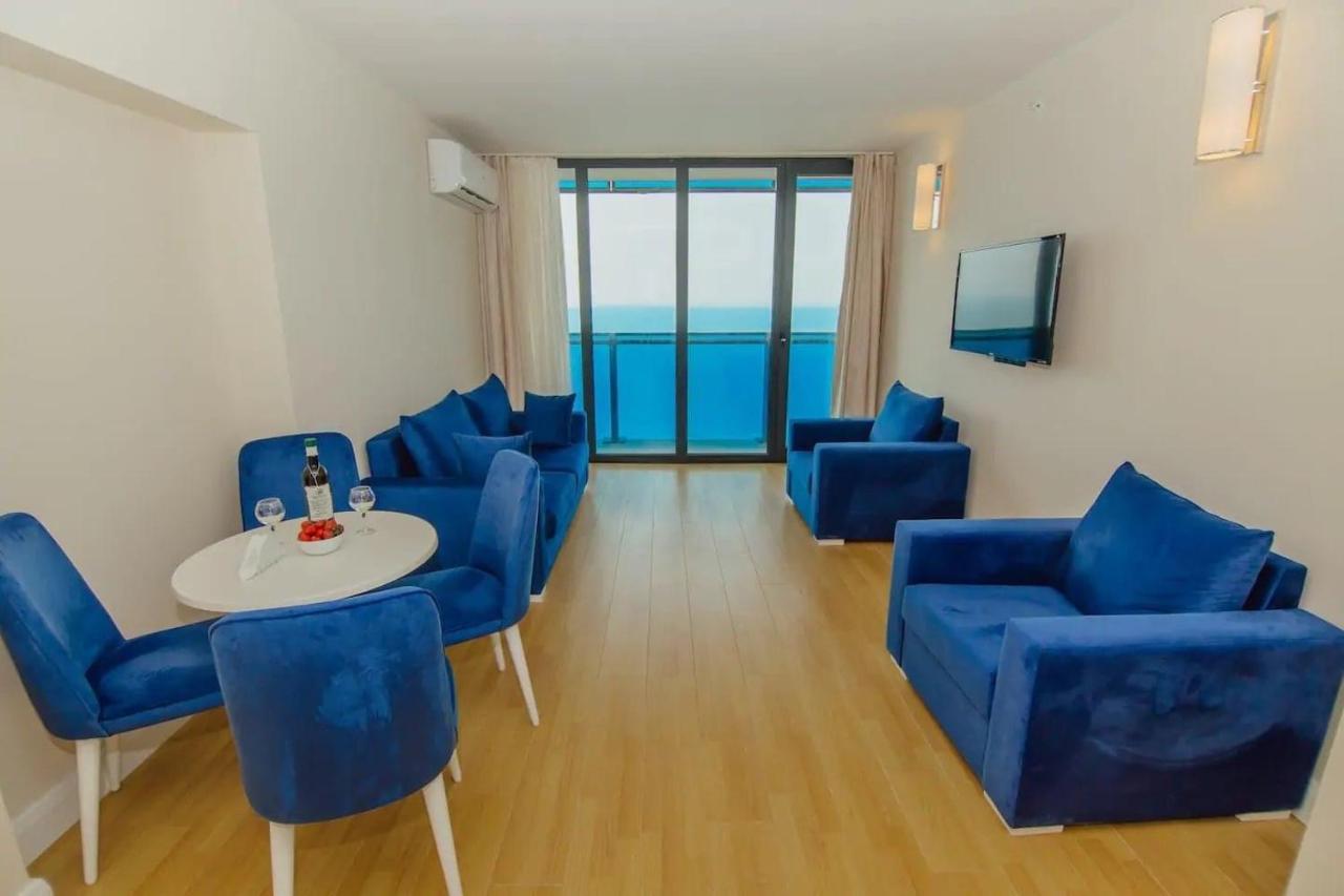 Orbi City Center Suite Batumi Bagian luar foto