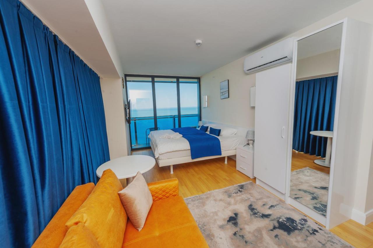 Orbi City Center Suite Batumi Bagian luar foto