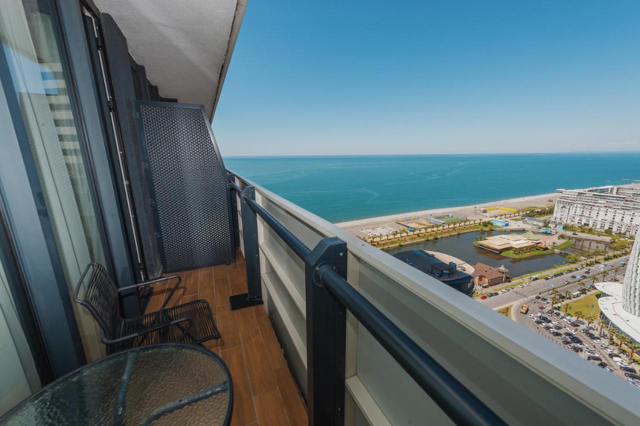 Orbi City Center Suite Batumi Bagian luar foto