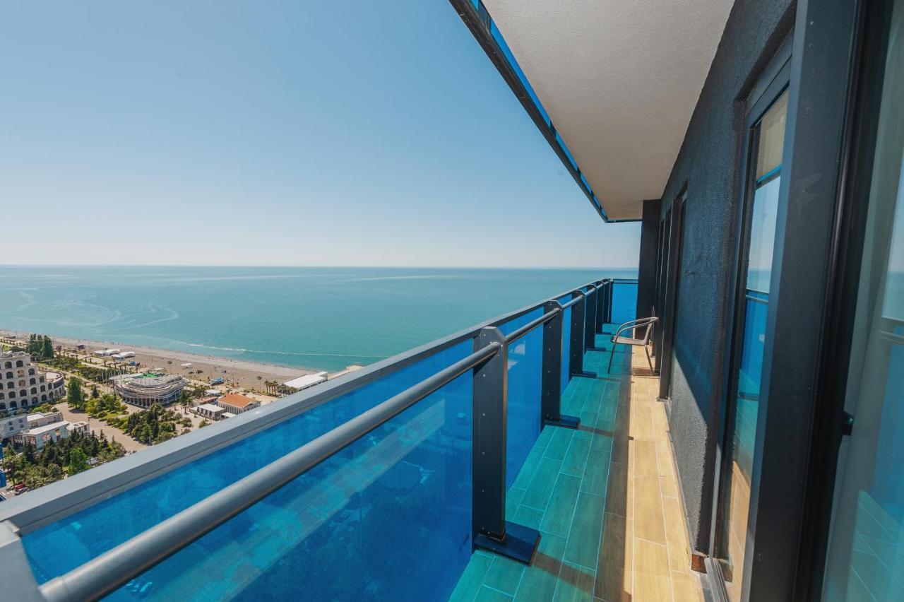 Orbi City Center Suite Batumi Bagian luar foto