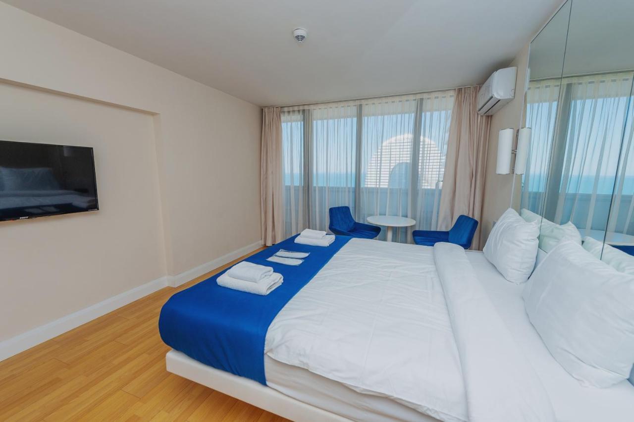 Orbi City Center Suite Batumi Bagian luar foto
