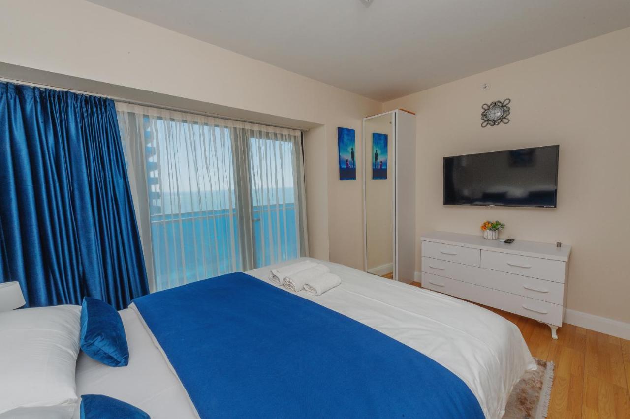 Orbi City Center Suite Batumi Bagian luar foto