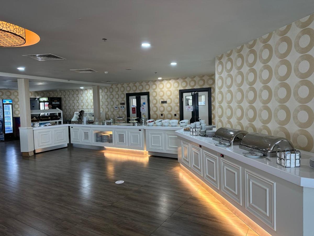 Orbi City Center Suite Batumi Bagian luar foto