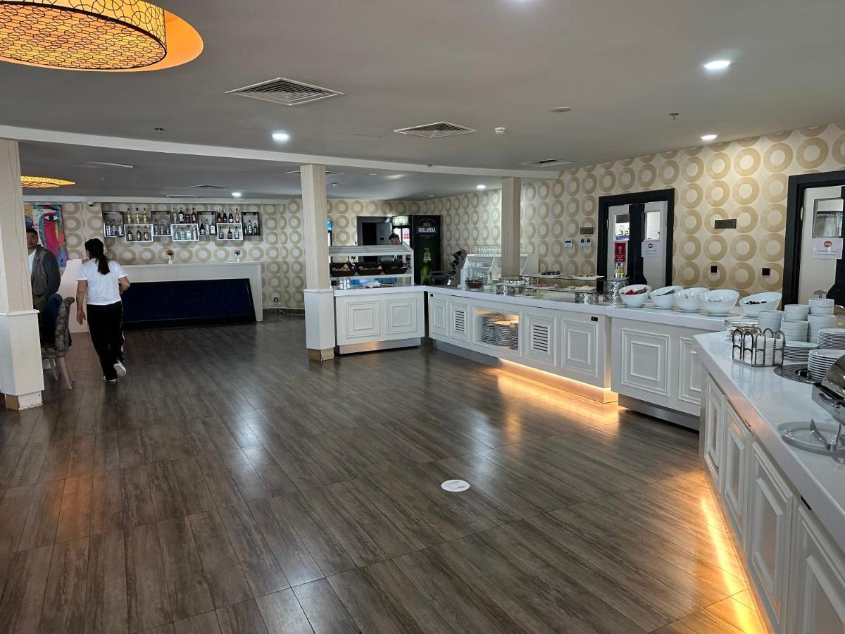 Orbi City Center Suite Batumi Bagian luar foto
